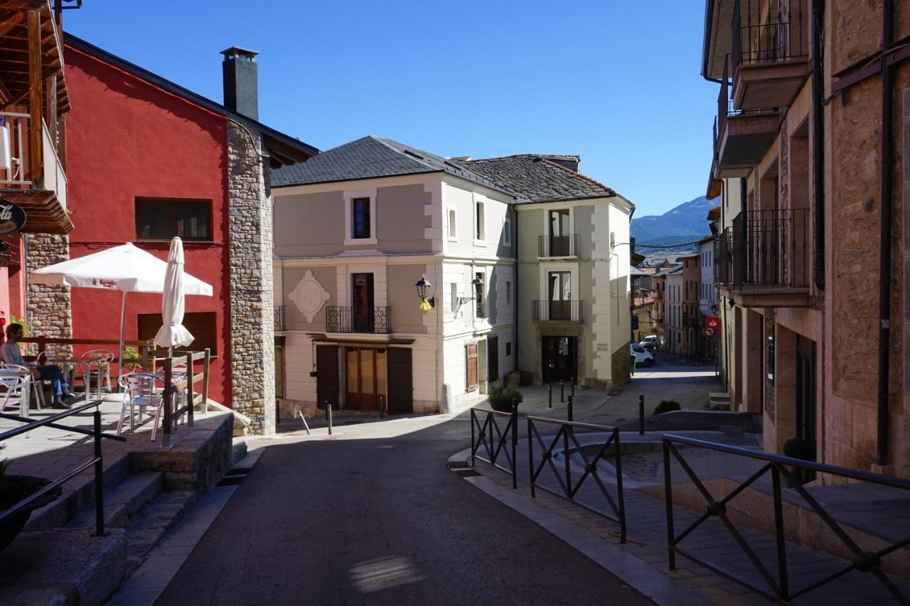 Fonda Biayna Hotel Bellver De Cerdanya Exterior photo